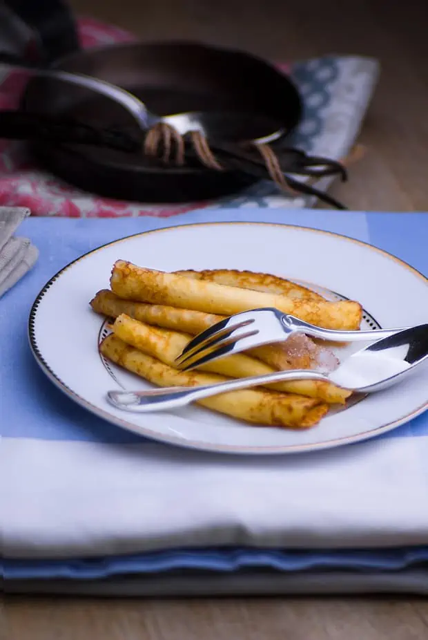 Les crêpes, histoires de parfums et de souvenirs Photographie commerciale, prise de vue en studio, recherches personnelles d'ambiances.