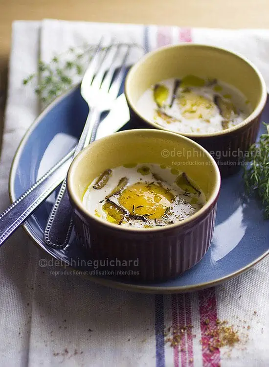 Simplement bio, simplement bon : une belle expérience en cuisine comme en studio. 2 Simplement bio, simplement bon, par Valérie Cupillard - Photographies de recette : oeufs cocotte à la crème d'amande