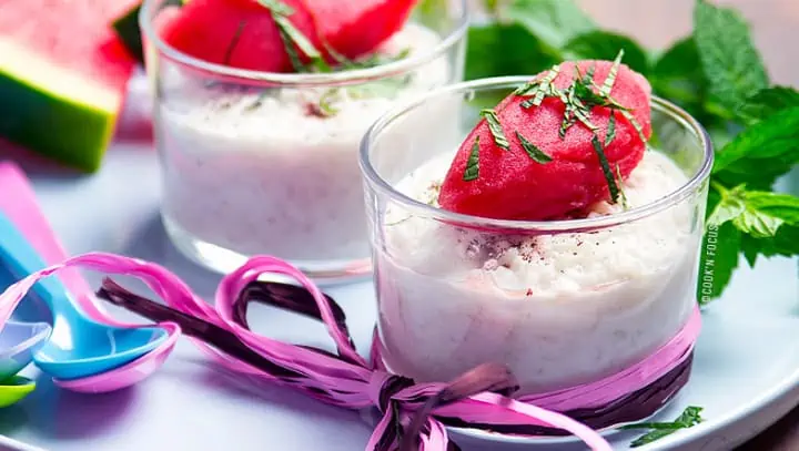 Riz au lait de coco, vanille et fraîcheur d’un sorbet d’été